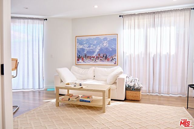 842 11th St 4B, Santa Monica, CA 90403