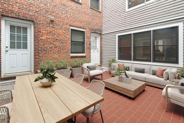 336 Saratoga St 8, Boston, MA 02128