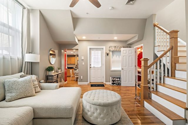 336 Saratoga St 8, Boston, MA 02128