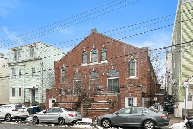 336 Saratoga St 8, Boston, MA 02128