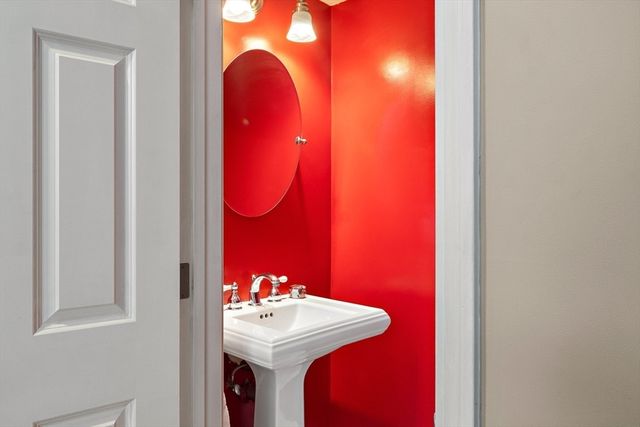 336 Saratoga St 8, Boston, MA 02128