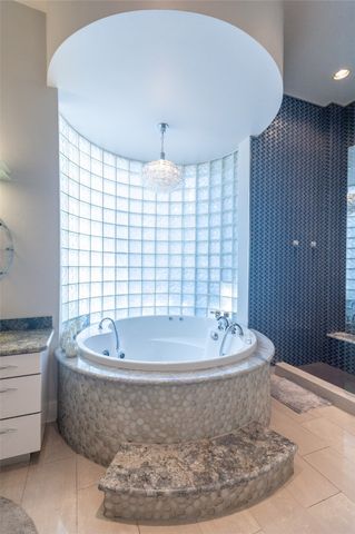 1913 Windmill Hill Lane, Desoto, TX 75115