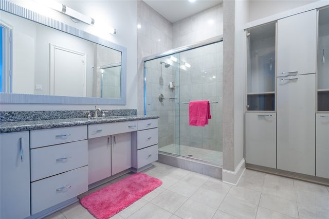 1913 Windmill Hill Lane, Desoto, TX 75115
