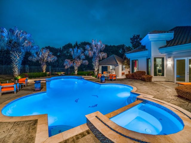 1913 Windmill Hill Lane, Desoto, TX 75115