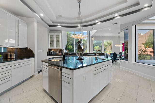 1913 Windmill Hill Lane, Desoto, TX 75115