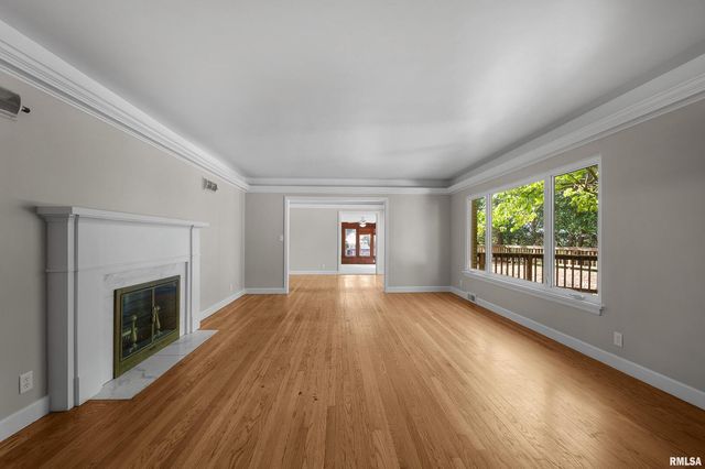 660 18TH Avenue, East Moline, IL 61244