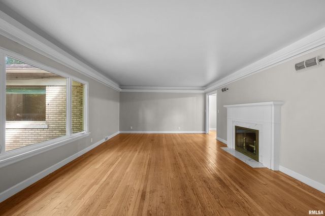 660 18TH Avenue, East Moline, IL 61244