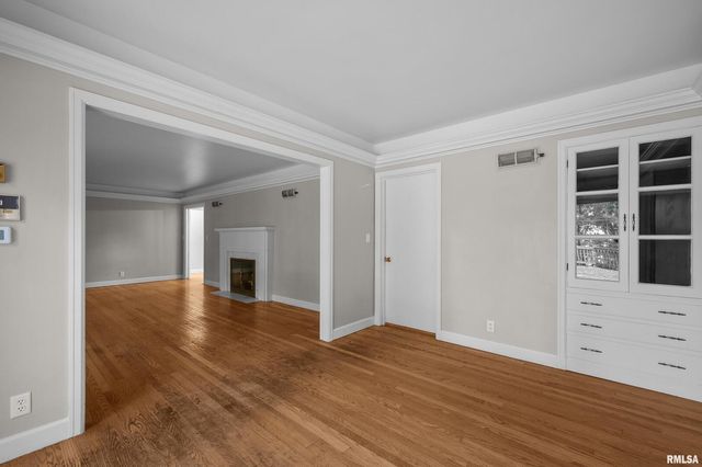 660 18TH Avenue, East Moline, IL 61244