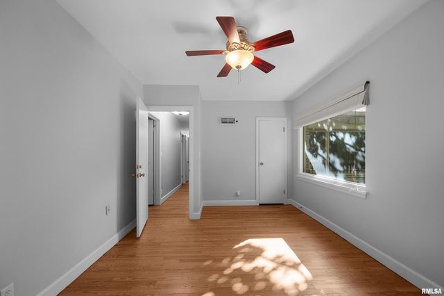 660 18TH Avenue, East Moline, IL 61244