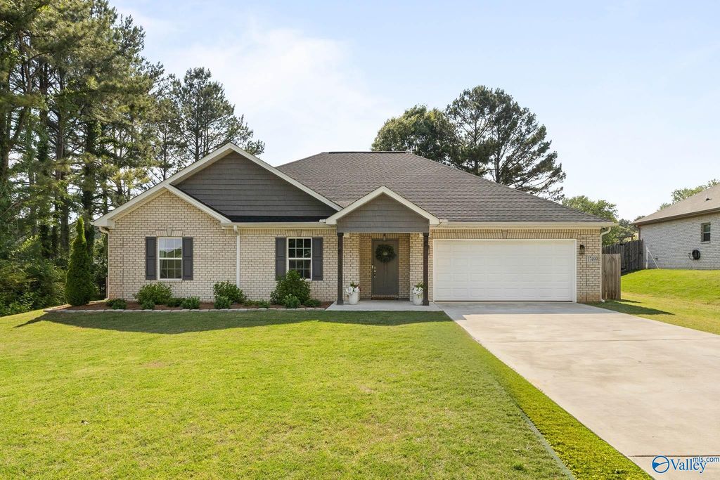 17499 Jones Road, Athens, AL 35613