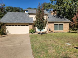 5809 Arbor Valley Drive, Arlington, TX 76016