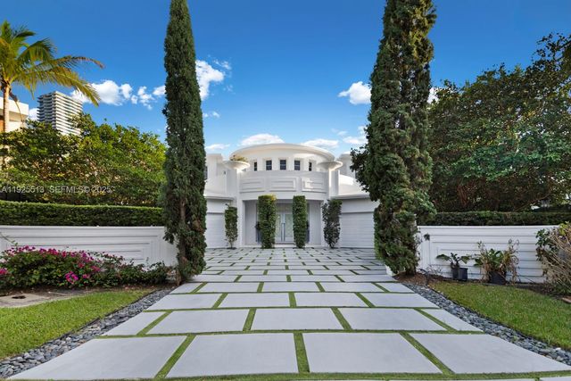 142 S Island Dr, Golden Beach, FL 33160