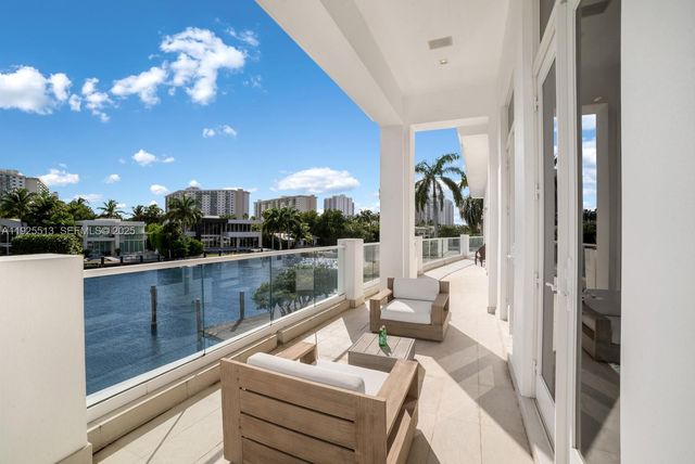 142 S Island Dr, Golden Beach, FL 33160