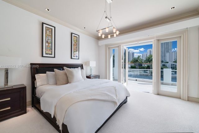 142 S Island Dr, Golden Beach, FL 33160