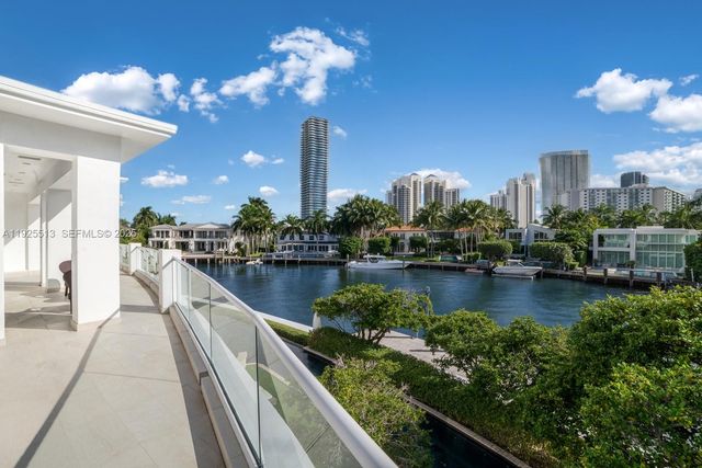 142 S Island Dr, Golden Beach, FL 33160