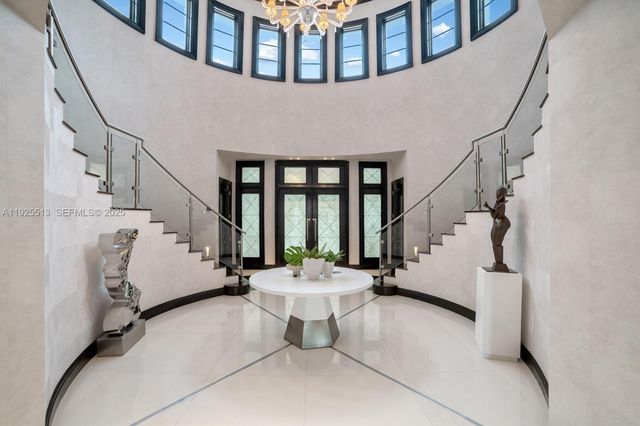 142 S Island Dr, Golden Beach, FL 33160