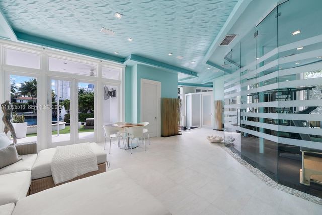 142 S Island Dr, Golden Beach, FL 33160