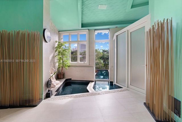 142 S Island Dr, Golden Beach, FL 33160