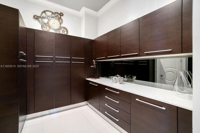 142 S Island Dr, Golden Beach, FL 33160