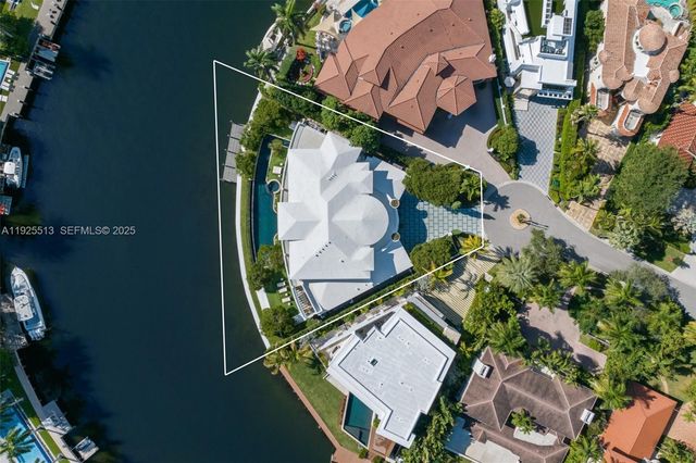 142 S Island Dr, Golden Beach, FL 33160