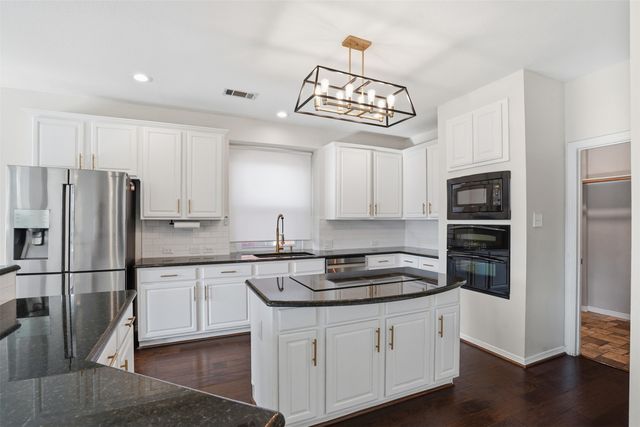 112 Freedom Court, Rockwall, TX 75032