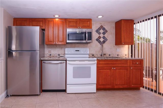 1168 Lake McGregor DR 1D, Fort Myers, FL 33919