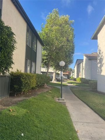 23276 Orange Avenue 4, Lake Forest, CA 92630