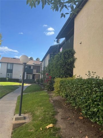23276 Orange Avenue 4, Lake Forest, CA 92630