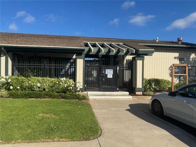 23276 Orange Avenue 4, Lake Forest, CA 92630