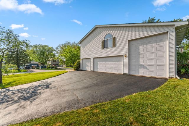 1807 Forest Lane, Crown Point, IN 46307