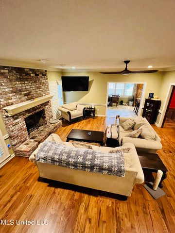 611 S Springlake Circle, Terry, MS 39170