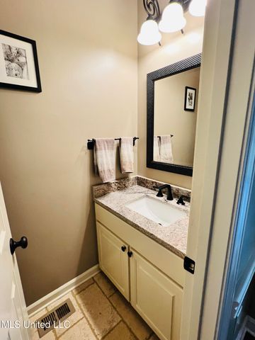 611 S Springlake Circle, Terry, MS 39170