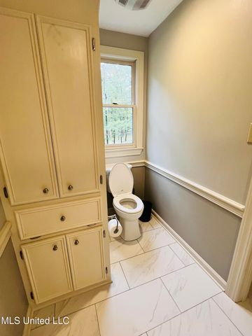 611 S Springlake Circle, Terry, MS 39170