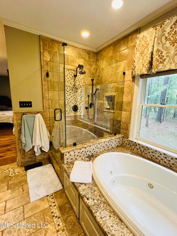 611 S Springlake Circle, Terry, MS 39170