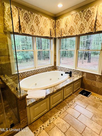 611 S Springlake Circle, Terry, MS 39170