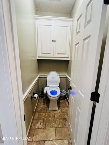 611 S Springlake Circle, Terry, MS 39170