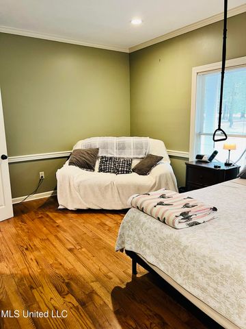 611 S Springlake Circle, Terry, MS 39170