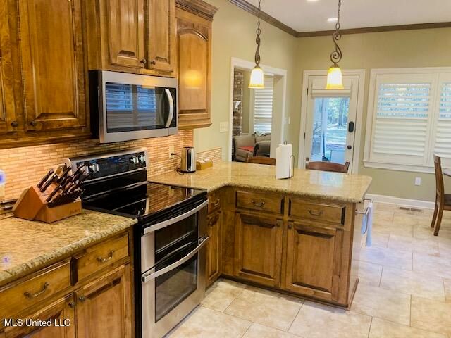 611 S Springlake Circle, Terry, MS 39170