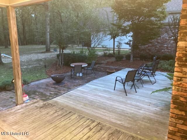 611 S Springlake Circle, Terry, MS 39170