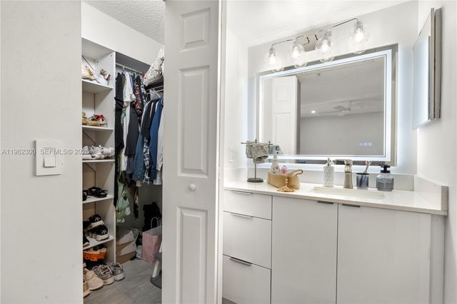 2991 NE 185th St 1706, Aventura, FL 33180