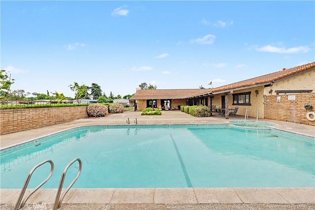 2240 Golden Oak Lane 11, Merced, CA 95341