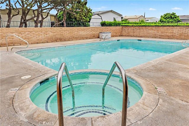 2240 Golden Oak Lane 11, Merced, CA 95341