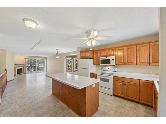 1102 Highpoint Court, New Richmond, WI 54017