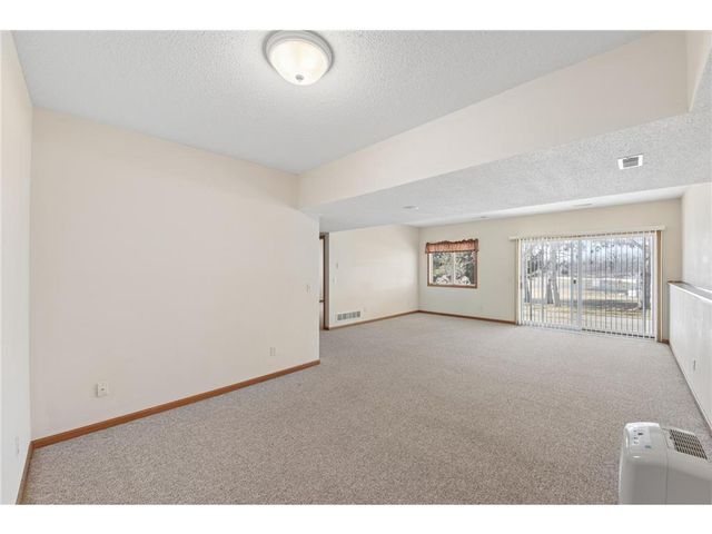 1102 Highpoint Court, New Richmond, WI 54017