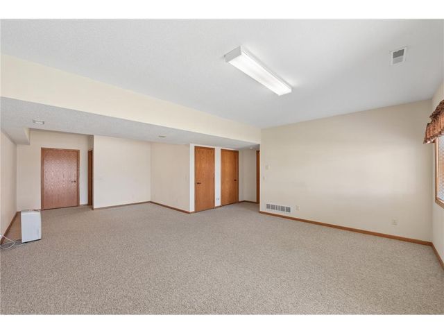 1102 Highpoint Court, New Richmond, WI 54017