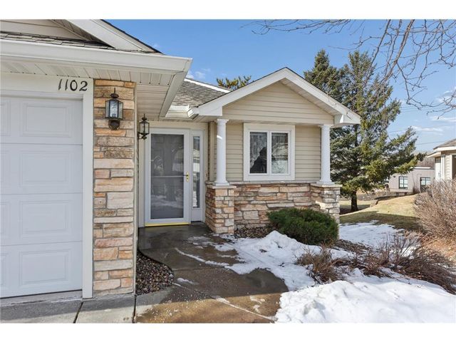 1102 Highpoint Court, New Richmond, WI 54017