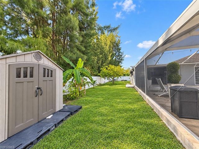 452 SW 19th AVE, Cape Coral, FL 33991