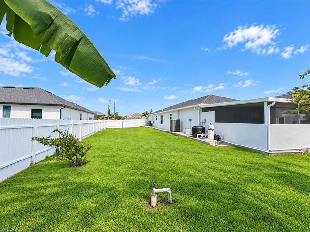 452 SW 19th AVE, Cape Coral, FL 33991