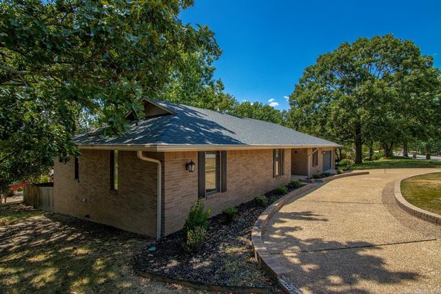 13721 Saint Charles Boulevard, Little Rock, AR 72211