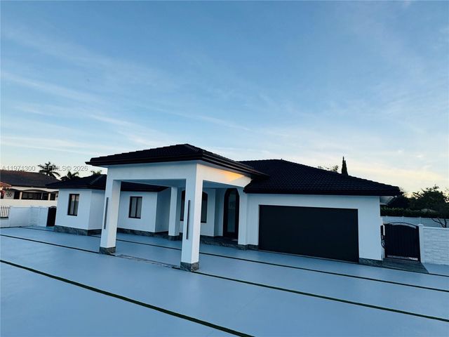 13430 SW 192nd St, Miami, FL 33177